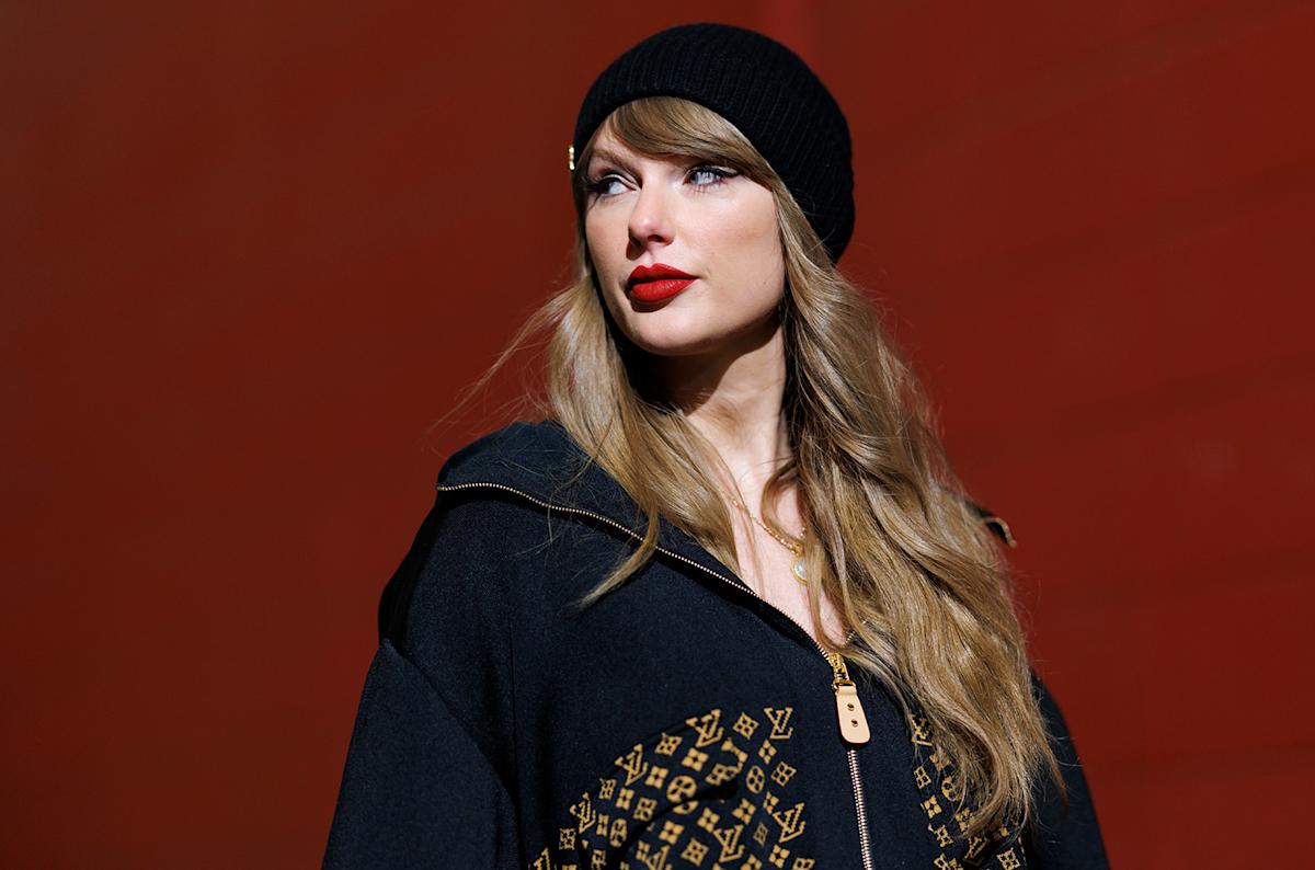 taylor-swift-ama-easter-eggs-5096.jpeg
