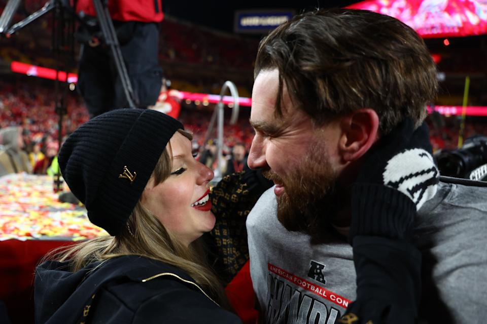 taylor-swift-travis-kelce-fans-reaction-athllon-0347.jpeg