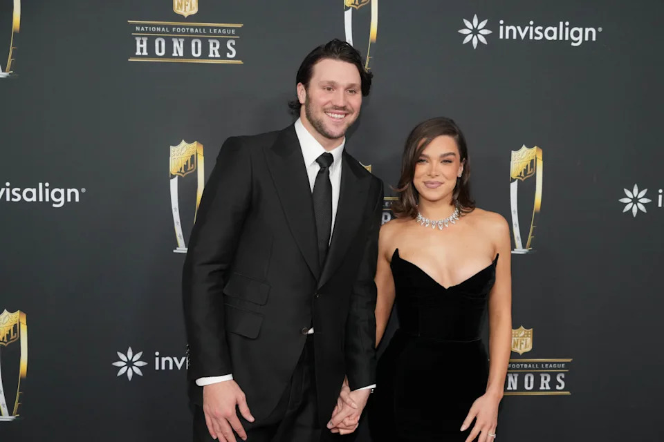 taylor-swift-travis-kelce-josh-allen-relationship--2775.jpeg