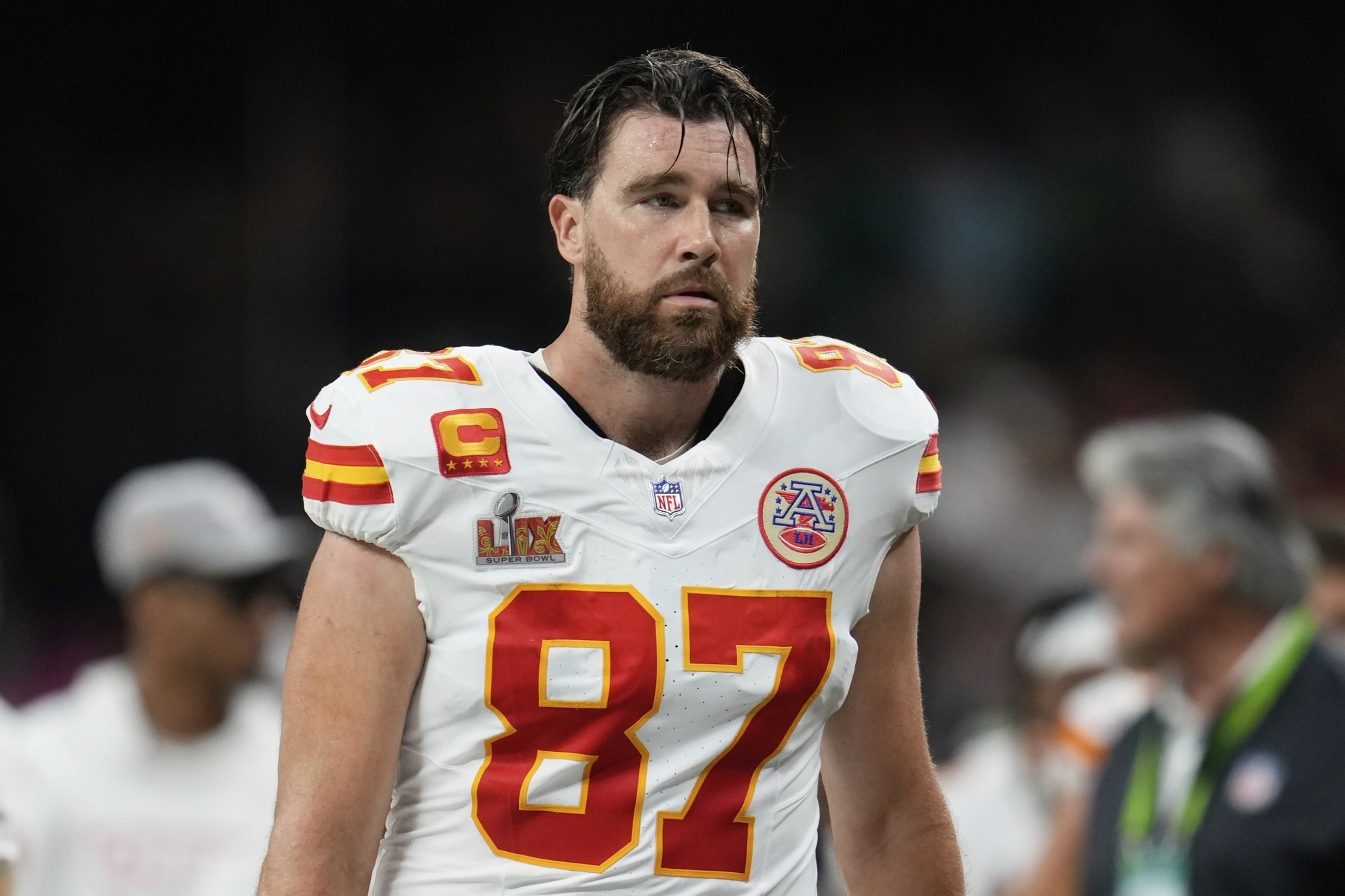 travis-kelce-meets-taylor-swift-mom-2550.jpeg