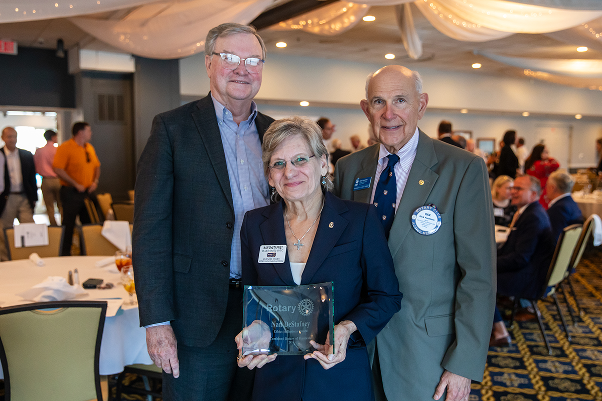 uwf-bear-jr-business-ethics-award-recipients-2025-8660.png