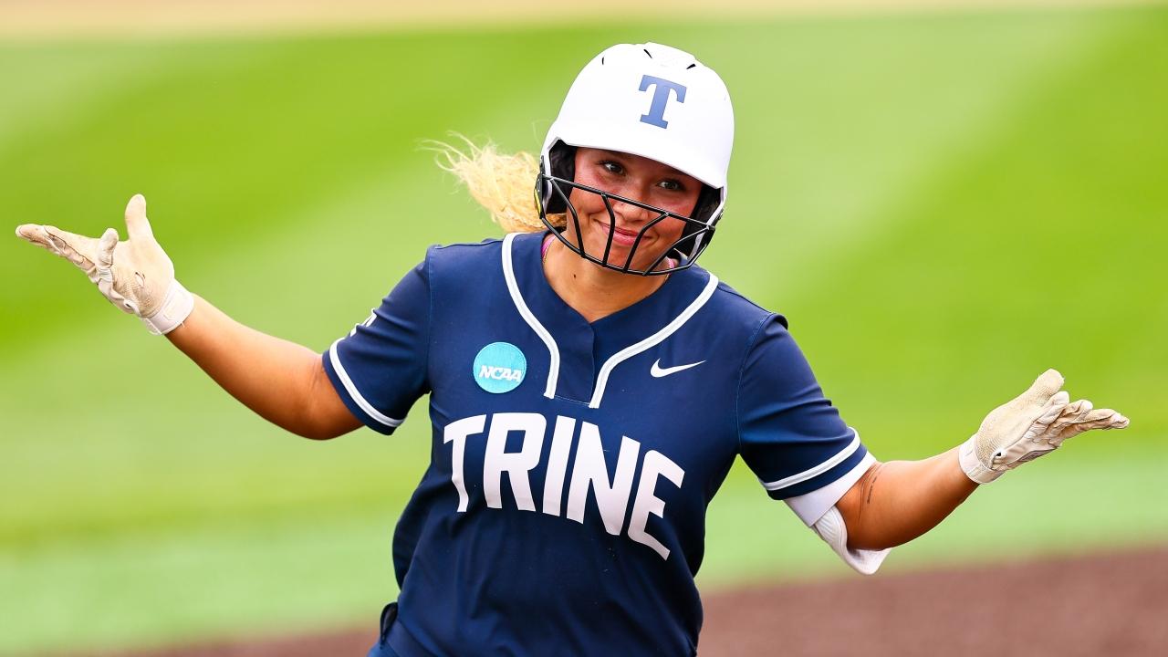 trine-2025-ncaa-diii-softball-win-5638.jpeg