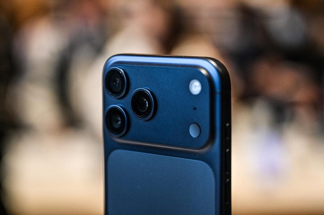 Breaking: iOS 26.3 Drops Jan 26, Ends Parallel iOS 18 Updates