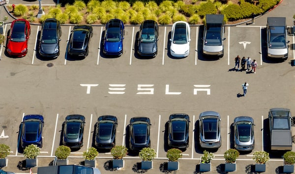 Breaking: Tesla Falls 70,000 Vehicles Short as Demand Collapses
